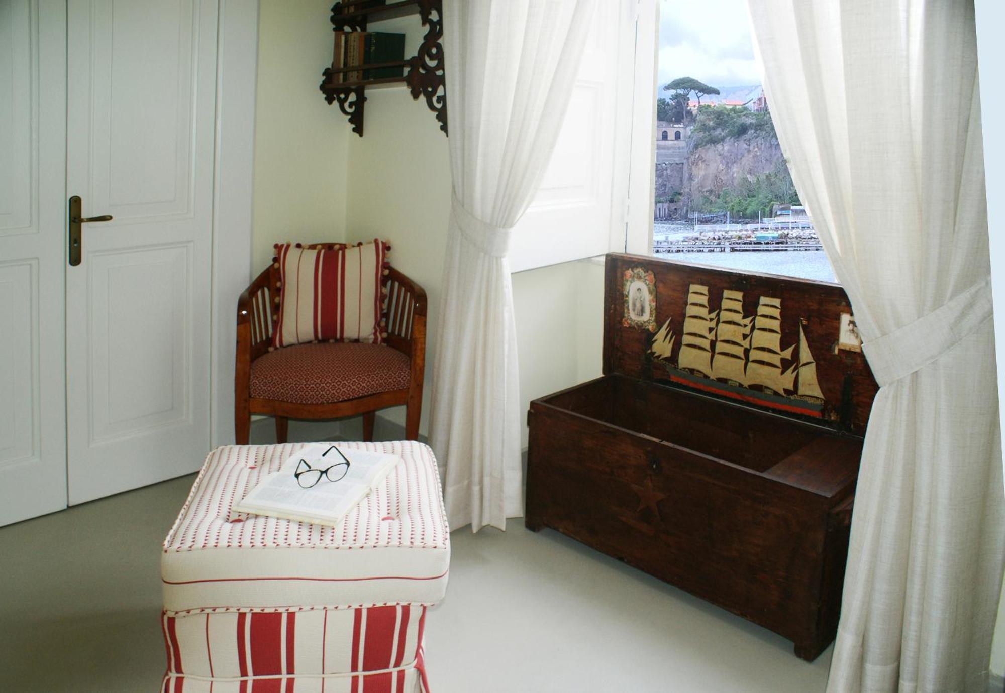 Deluxe Room,712909873:JPEG